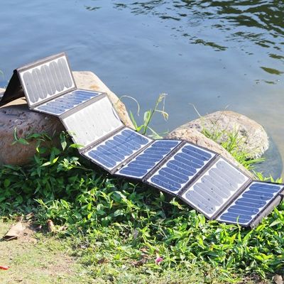 Walizka Zestaw paneli słonecznych 40W 50W 60W Na zewnątrz Camping wodoodporny Składany zestaw paneli słonecznych